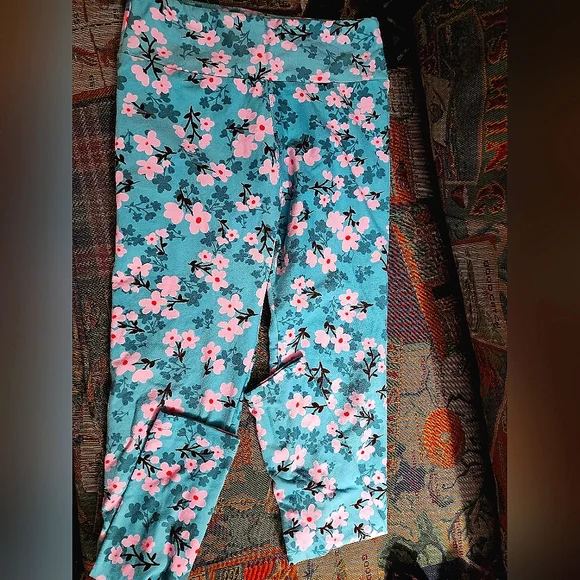 Lula Roe - Picture 1 of 1